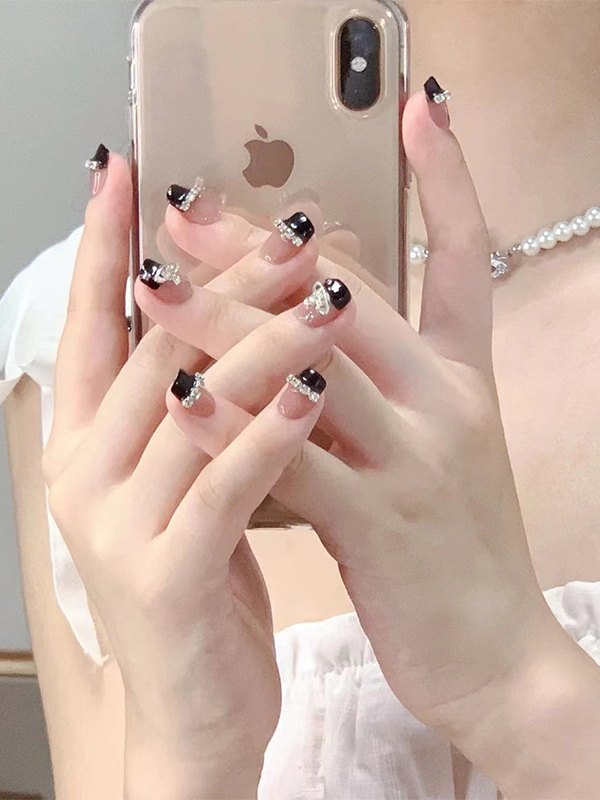 24 piezas de diamantes de imitación Cosmos Press On Nails-2